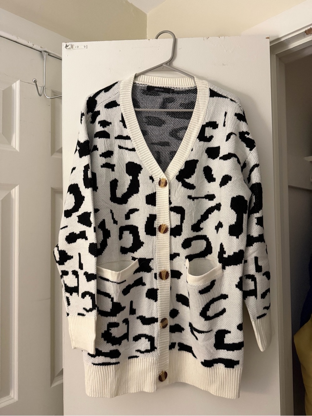 Black & White Leopard Print V-Neck Cardigan Sweater